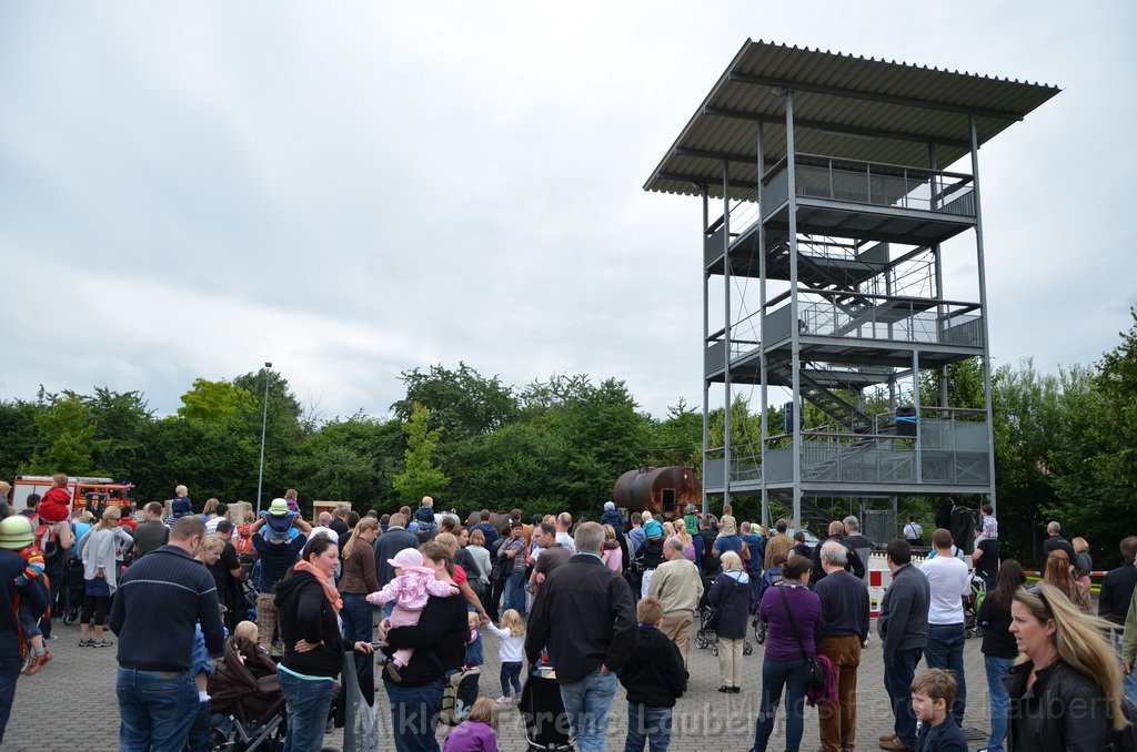 Tag der Offenen Tuer BF Koeln Weidenpesch Scheibenstr P107.JPG